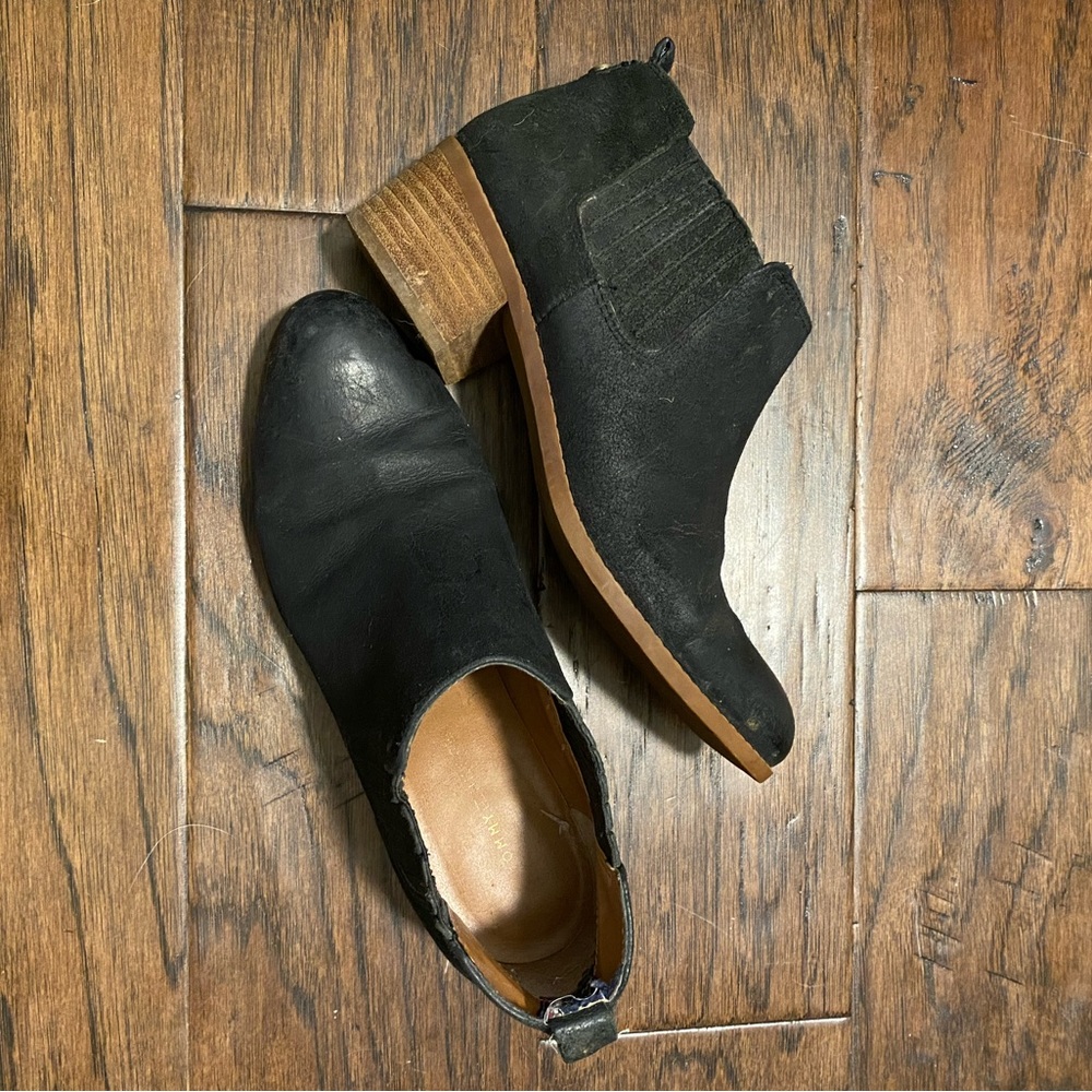 Black ankle boots booties
